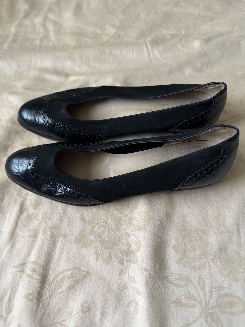 Salvatore Ferragamo Black Women's Leather Ballet Flats